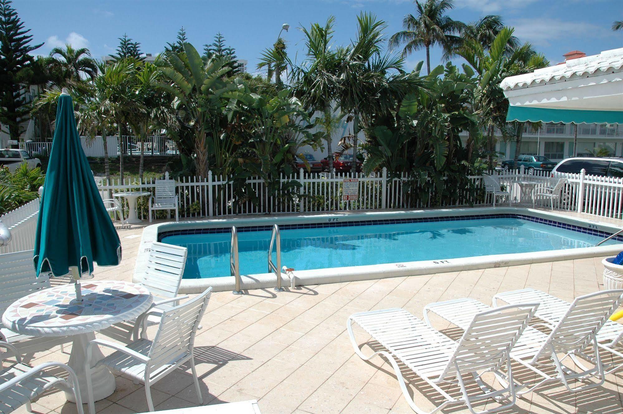 Pineapple Place Apartment Pompano Beach Exterior photo